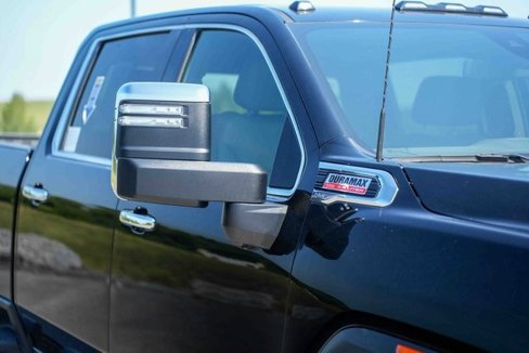 Used 2023 GMC Sierra 2500 Denali image 9