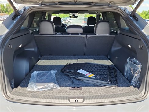 New 2025 Volkswagen Atlas Cross Sport SEL Premium R-Line image 6