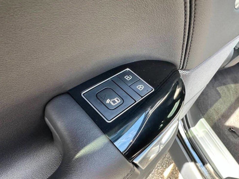 Used 2022 Land Rover Range Rover Sport HSE Silver Edition image 36