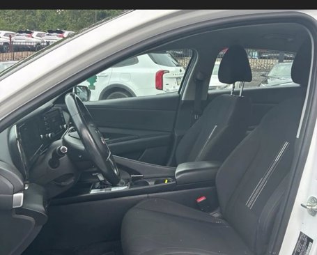 Used 2021 Hyundai Elantra SEL w/ Convenience Package image 3