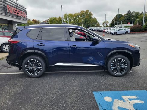 New 2026 Nissan Rogue Platinum image 2