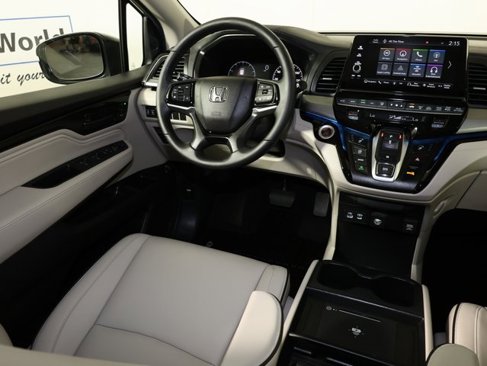New 2026 Honda Odyssey Touring image 7