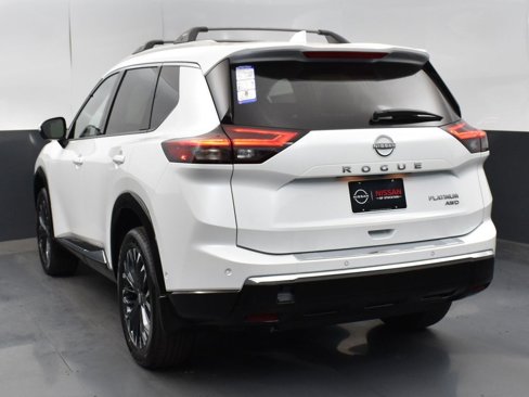New 2026 Nissan Rogue Platinum image 6