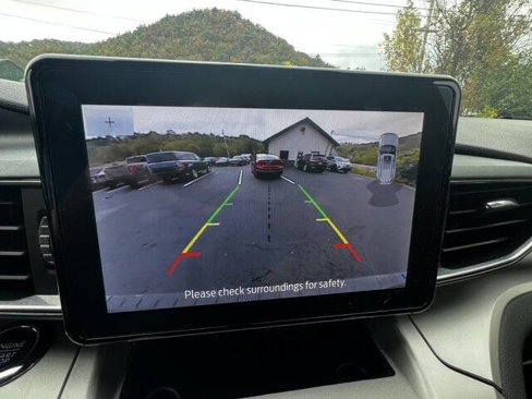 Used 2022 Ford Explorer XLT w/ Equipment Group 202A image 16