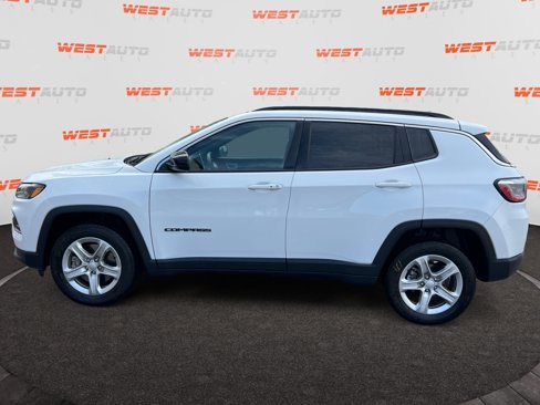 Used 2023 Jeep Compass Latitude image 2