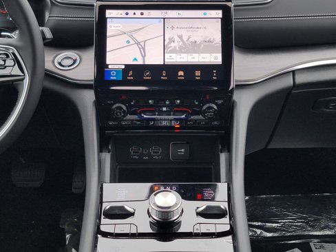 New 2025 Jeep Grand Cherokee Overland w/ Luxury Tech Group IV image 20