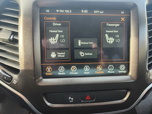 Used 2020 Jeep Cherokee Trailhawk w/ Cold Weather Group image 10