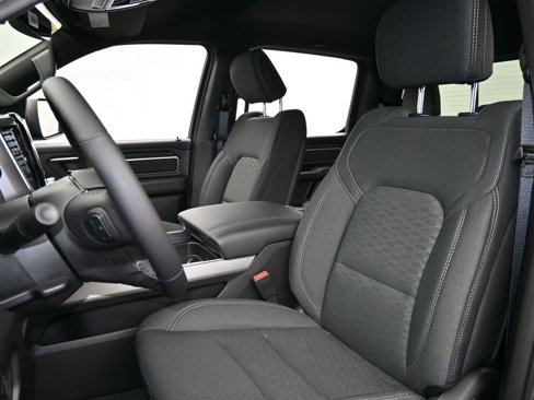 New 2025 RAM 1500 4x4 Crew Cab image 10