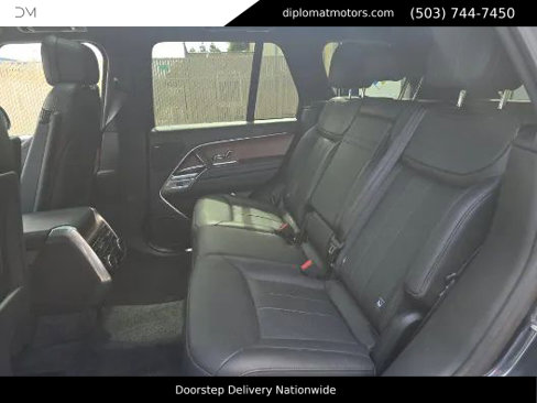 Used 2024 Land Rover Range Rover SE image 13