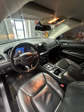 Used 2016 Chrysler 300 Limited image 11