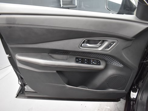 Used 2024 Nissan Ariya FWD image 10