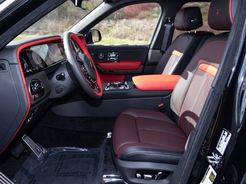 New 2025 Rolls-Royce Cullinan image 22