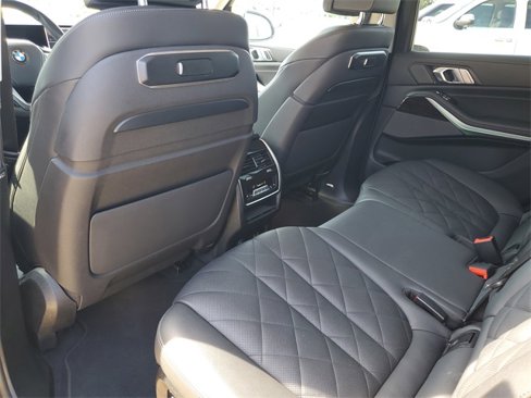 Used 2024 BMW X7 xDrive40i image 28