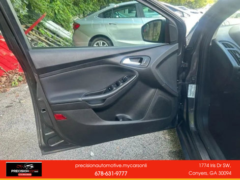 Used 2015 Ford Focus SE image 12