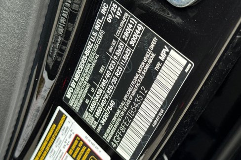 New 2026 Mercedes-Benz GLS 580 4MATIC image 38