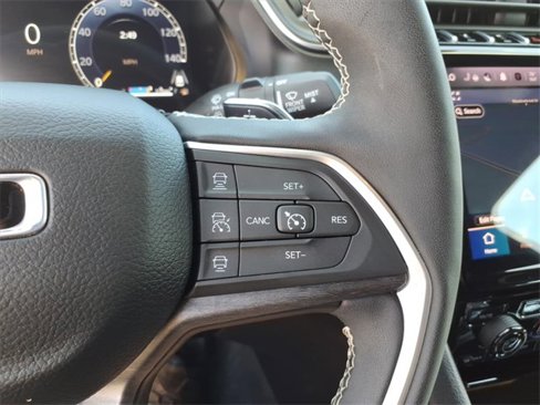 Used 2024 Jeep Grand Cherokee L Limited image 18