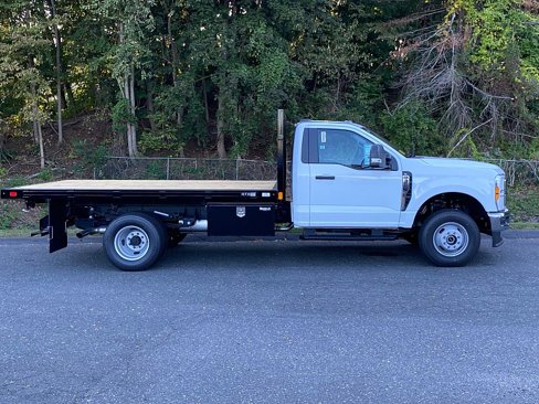 New 2026 Ford F350 XL image 4