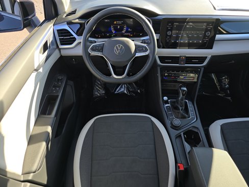 New 2025 Volkswagen Taos SE image 24