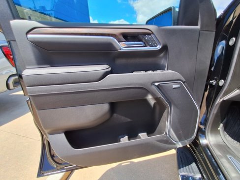 New 2025 GMC Sierra 1500 SLT w/ SLT Premium Package image 9
