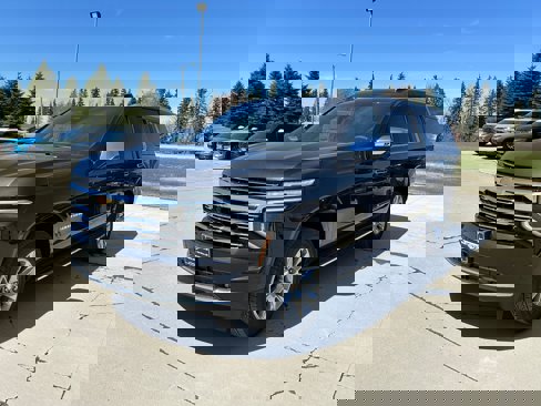 New 2025 Chevrolet Suburban Premier image 1