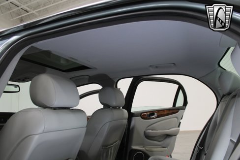Used 2006 Jaguar XJ8 image 15