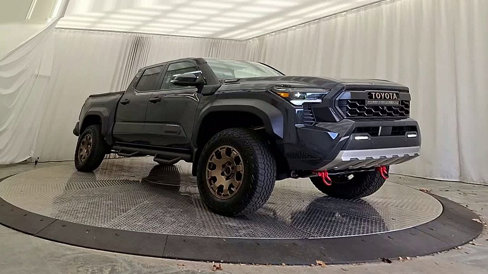 Used 2024 Toyota Tacoma Trailhunter image 5