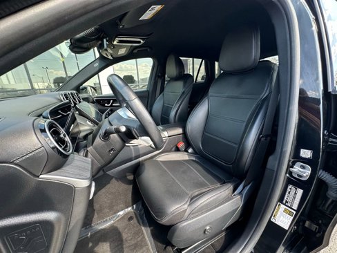 Used 2024 Mercedes-Benz GLC 300 4MATIC image 24