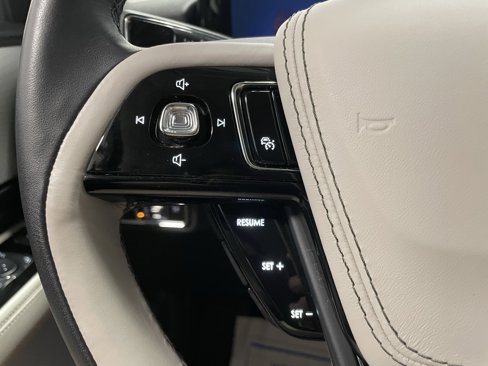 Used 2025 Lincoln Aviator Reserve w/ Equipment Group 201A image 16