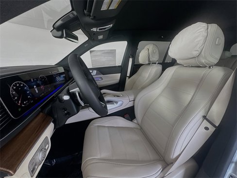New 2026 Mercedes-Benz GLS 580 4MATIC image 21