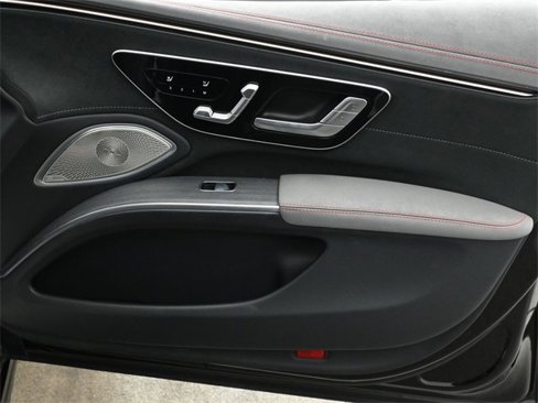 Used 2022 Mercedes-Benz EQS 580 4MATIC Sedan image 19