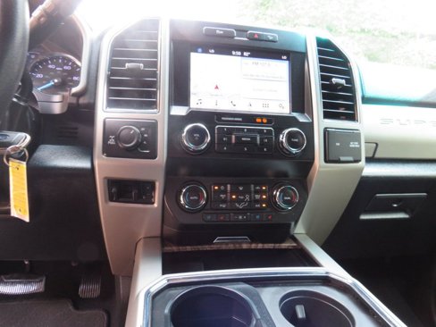 Used 2019 Ford F250 Lariat w/ Lariat Value Package image 6