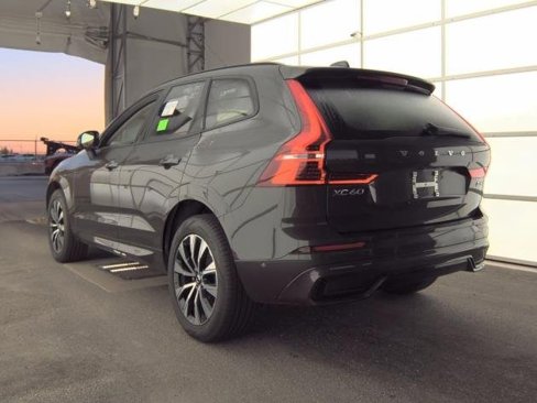 Certified 2025 Volvo XC60 B5 Plus image 3