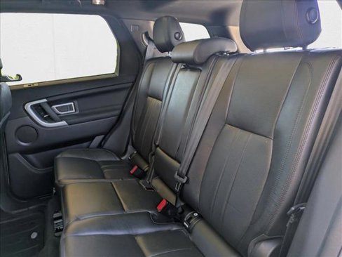 Used 2018 Land Rover Discovery Sport HSE image 18