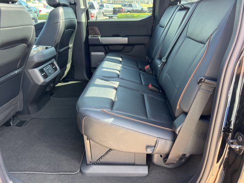 New 2025 Ford F250 Lariat w/ Chrome Package image 10