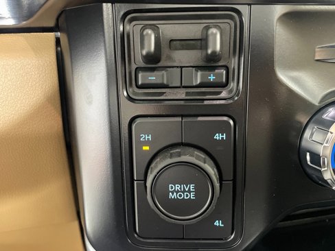 Used 2025 Ford F450 Lariat w/ FX4 Off-Road Package image 22