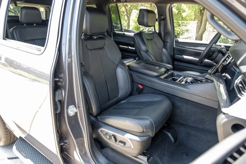 Used 2022 Jeep Wagoneer Series II image 46