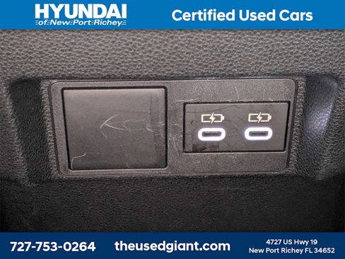 Used 2025 Toyota Tacoma Limited image 17