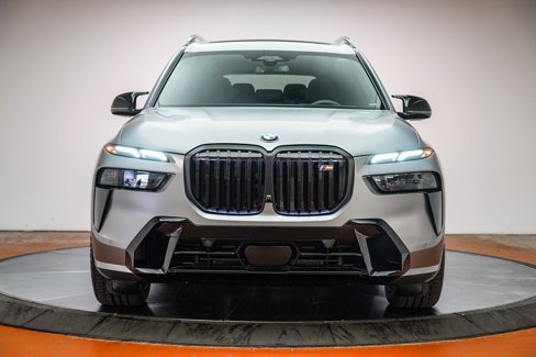 New 2026 BMW X7 M60i image 2