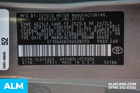 Used 2025 Toyota Camry SE image 57