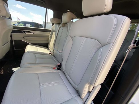 New 2025 Jeep Wagoneer L 4WD image 20