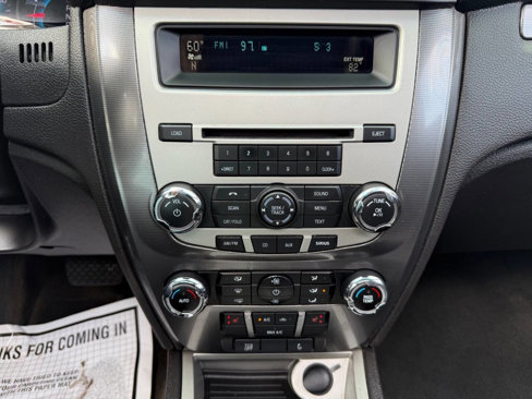 Used 2012 Ford Fusion SEL image 18