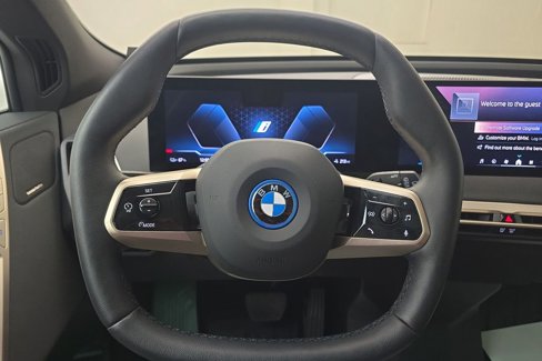 Used 2025 BMW iX xDrive50 image 15