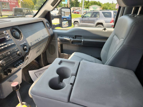Used 2016 Ford F550 4x4 Regular Cab Super Duty image 13