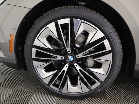 Used 2025 BMW 530i image 31