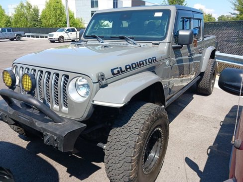 Used 2020 Jeep Gladiator Overland image 2