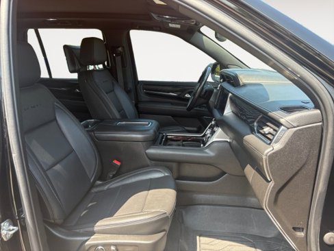 Used 2021 GMC Yukon Denali w/ LPO, Illumination Package image 10