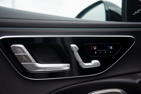 Used 2025 Mercedes-Benz E 350 4MATIC Sedan image 18