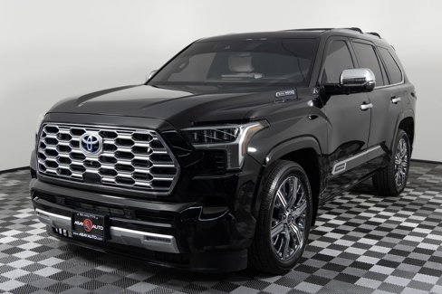 Used 2023 Toyota Sequoia Capstone image 2