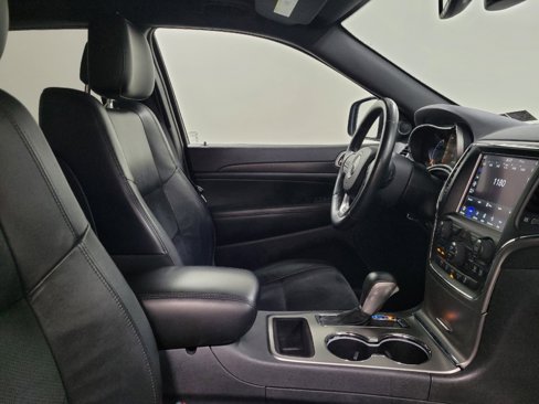 Used 2018 Jeep Grand Cherokee Altitude image 21