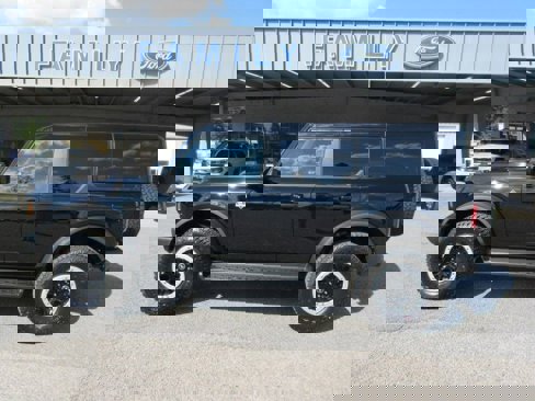 New 2025 Ford Bronco Outer Banks image 2